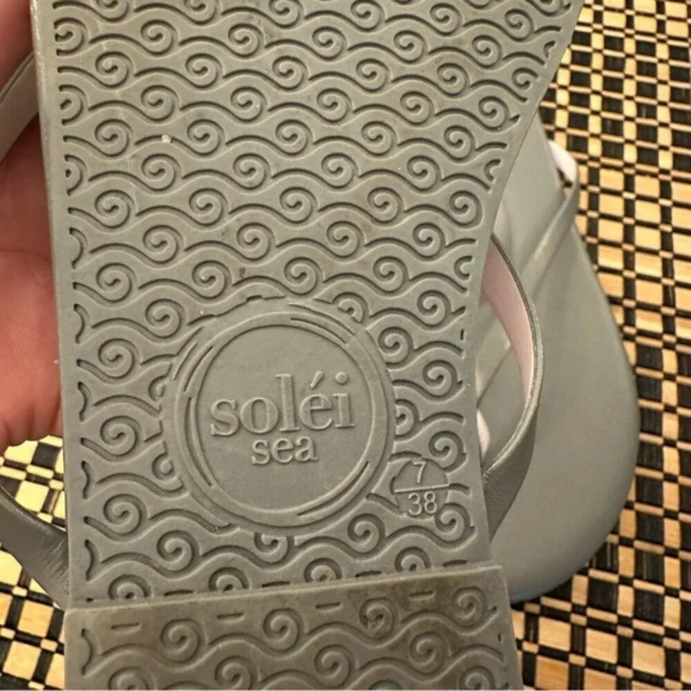 Solei Sea Women’s Grey Flip Flops — Casual Comfort Sandals Size 7
